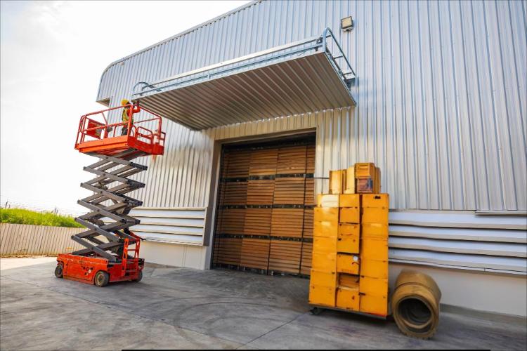 Pro Scissor Lift Hire in Barking IG11 8